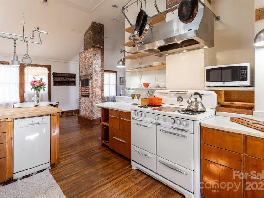 58 Mildred Avenue, Asheville, NC 28806.  MLS# CAR4211193, YatesRealty ID 4217. 