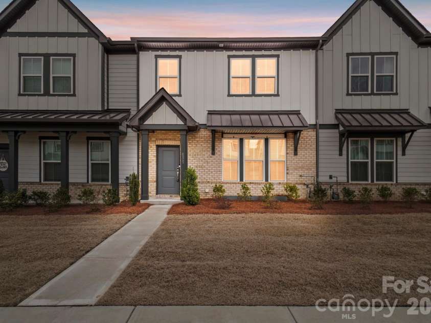 8928 Morning Mist Road, Charlotte, NC 28215.  MLS# CAR4345568, YatesRealty ID 4217. 