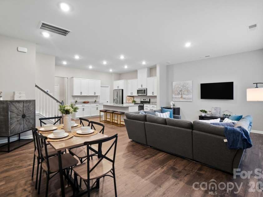 8928 Morning Mist Road, Charlotte, NC 28215.  MLS# CAR4345568, YatesRealty ID 4217. 