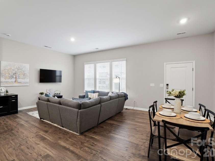 8928 Morning Mist Road, Charlotte, NC 28215.  MLS# CAR4345568, YatesRealty ID 4217. 