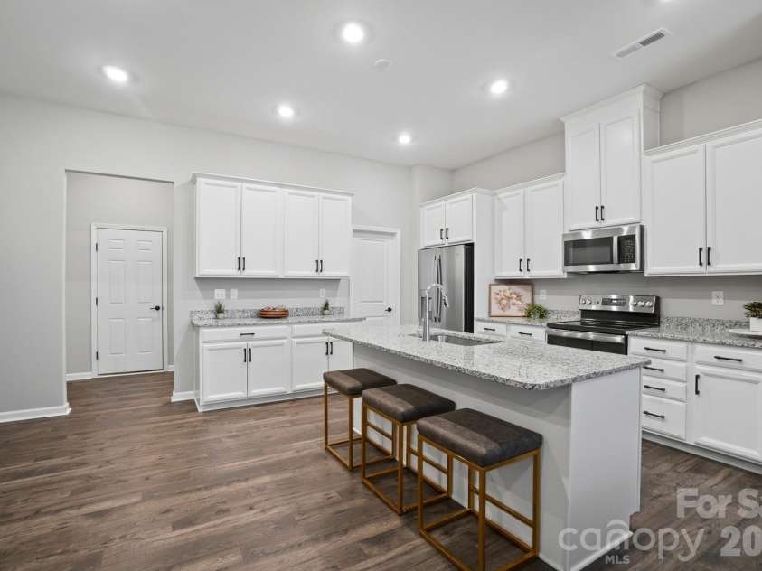8928 Morning Mist Road, Charlotte, NC 28215.  MLS# CAR4345568, YatesRealty ID 4217. 