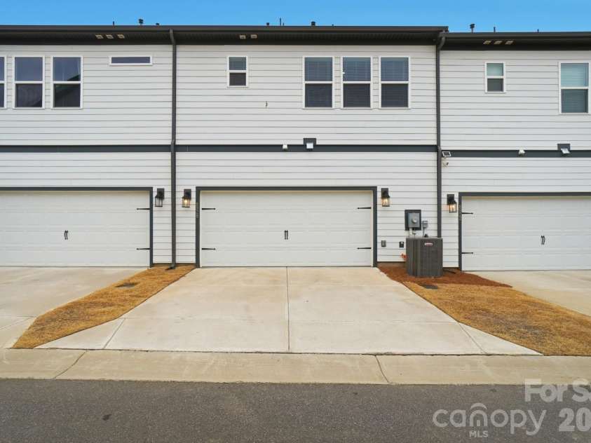 8928 Morning Mist Road, Charlotte, NC 28215.  MLS# CAR4345568, YatesRealty ID 4217. 