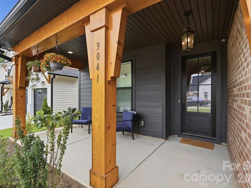 3041 Kinger Lane, Matthews, NC 28105.  MLS# CAR4408796, YatesRealty ID 42170. 