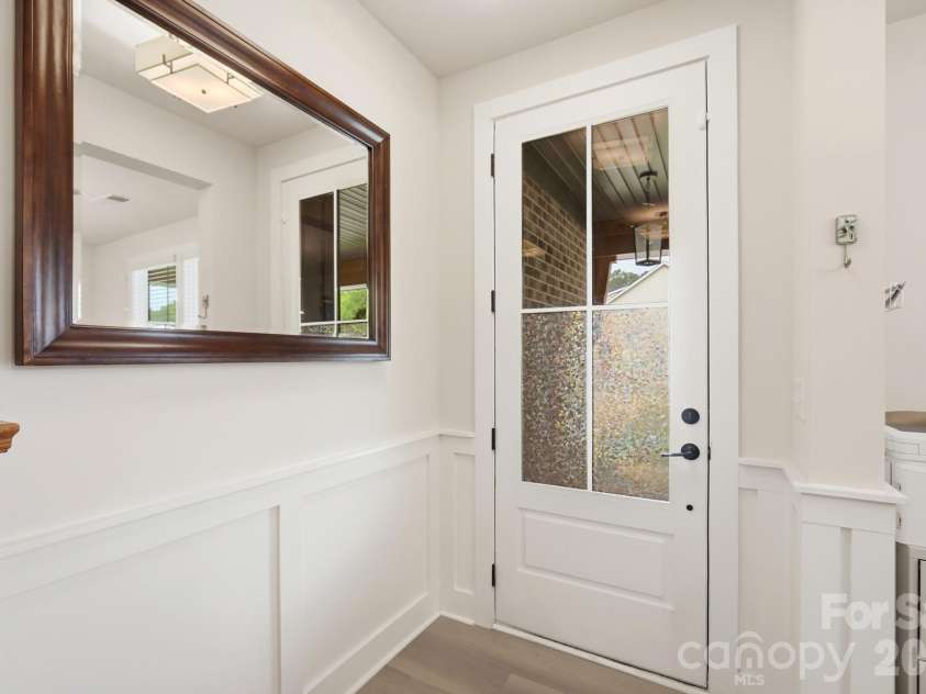 3041 Kinger Lane, Matthews, NC 28105.  MLS# CAR4408796, YatesRealty ID 42170. 