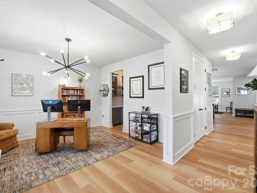 3041 Kinger Lane, Matthews, NC 28105.  MLS# CAR4408796, YatesRealty ID 42170. 
