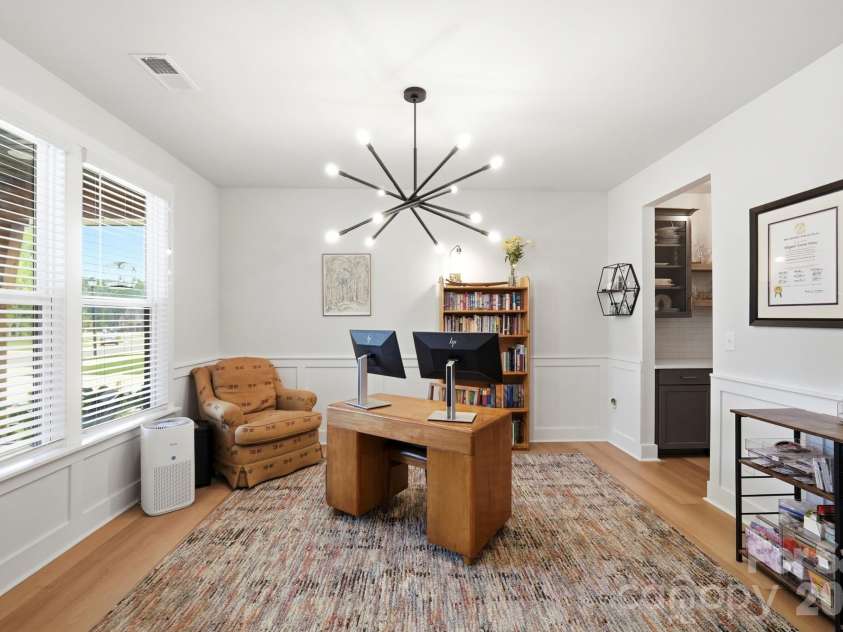 3041 Kinger Lane, Matthews, NC 28105.  MLS# CAR4408796, YatesRealty ID 42170. 