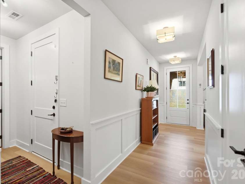 3041 Kinger Lane, Matthews, NC 28105.  MLS# CAR4408796, YatesRealty ID 42170. 