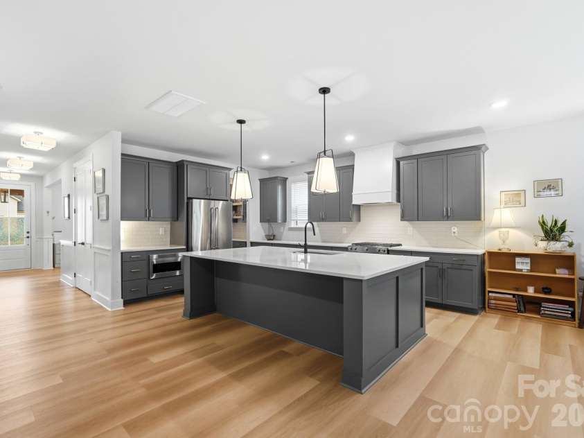 3041 Kinger Lane, Matthews, NC 28105.  MLS# CAR4408796, YatesRealty ID 42170. 