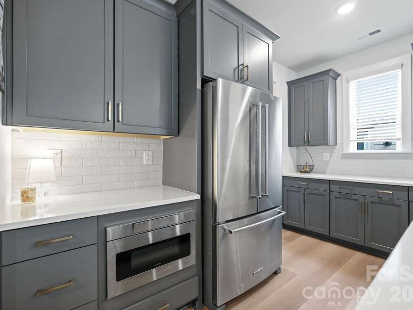 3041 Kinger Lane, Matthews, NC 28105.  MLS# CAR4408796, YatesRealty ID 42170. 