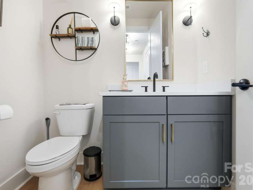 3041 Kinger Lane, Matthews, NC 28105.  MLS# CAR4408796, YatesRealty ID 42170. 