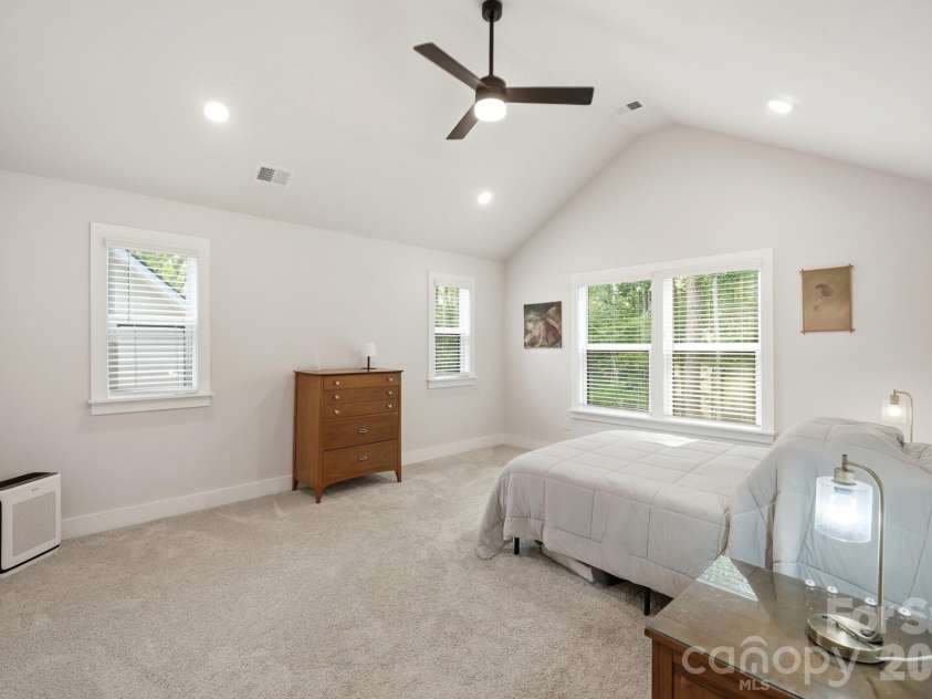 3041 Kinger Lane, Matthews, NC 28105.  MLS# CAR4408796, YatesRealty ID 42170. 
