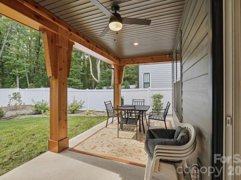 3041 Kinger Lane, Matthews, NC 28105.  MLS# CAR4408796, YatesRealty ID 42170. 