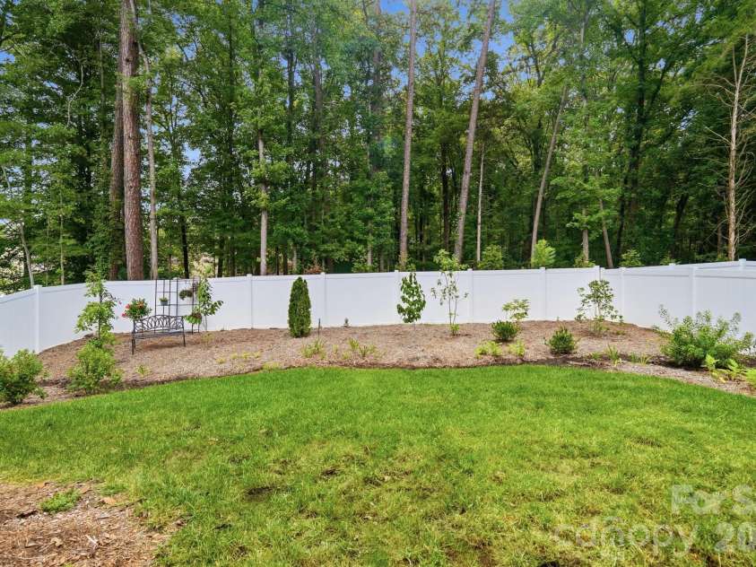 3041 Kinger Lane, Matthews, NC 28105.  MLS# CAR4408796, YatesRealty ID 42170. 