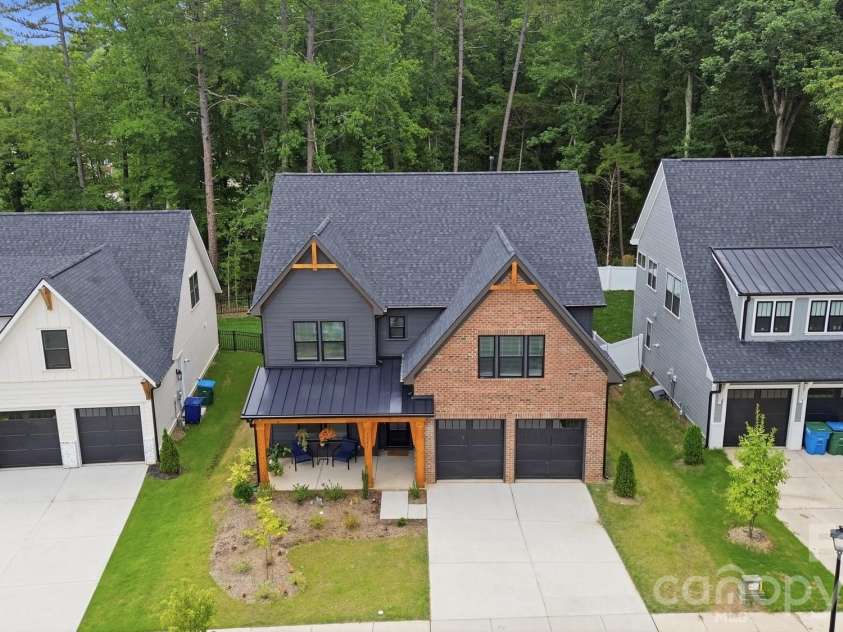 3041 Kinger Lane, Matthews, NC 28105.  MLS# CAR4408796, YatesRealty ID 42170. 