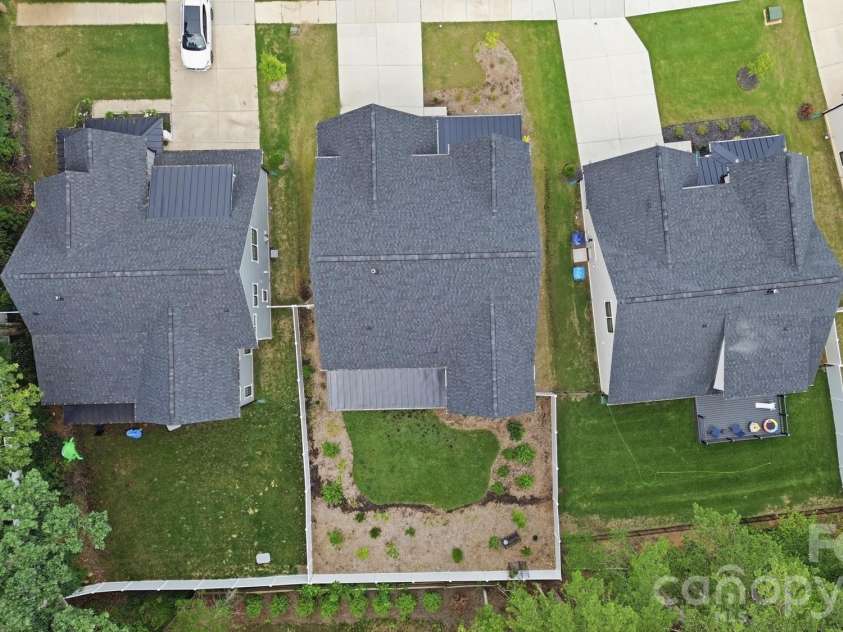 3041 Kinger Lane, Matthews, NC 28105.  MLS# CAR4408796, YatesRealty ID 42170. 