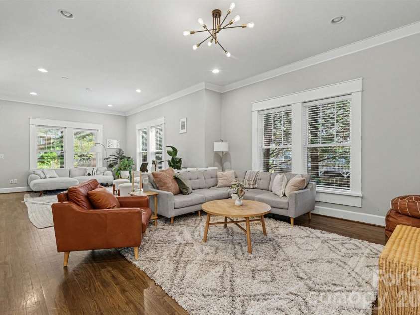 303 Sylvania Avenue, Charlotte, NC 28206.  MLS# CAR4408762, YatesRealty ID 42171. 