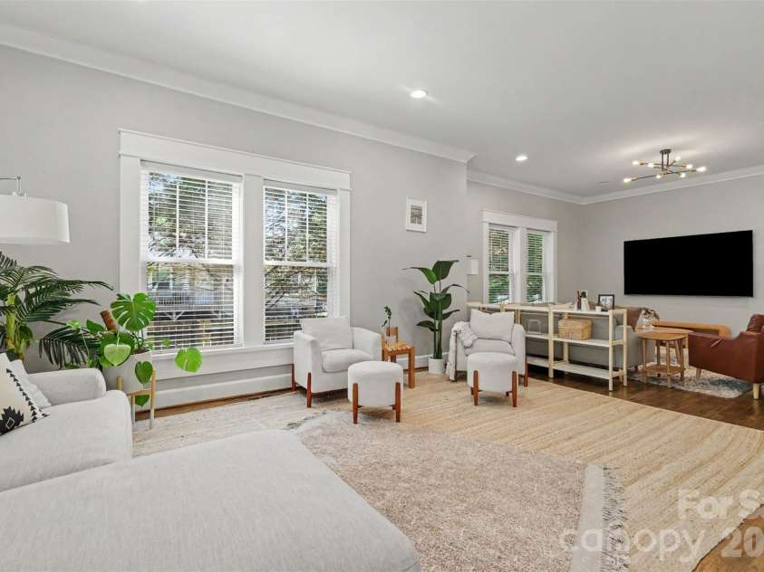 303 Sylvania Avenue, Charlotte, NC 28206.  MLS# CAR4408762, YatesRealty ID 42171. 