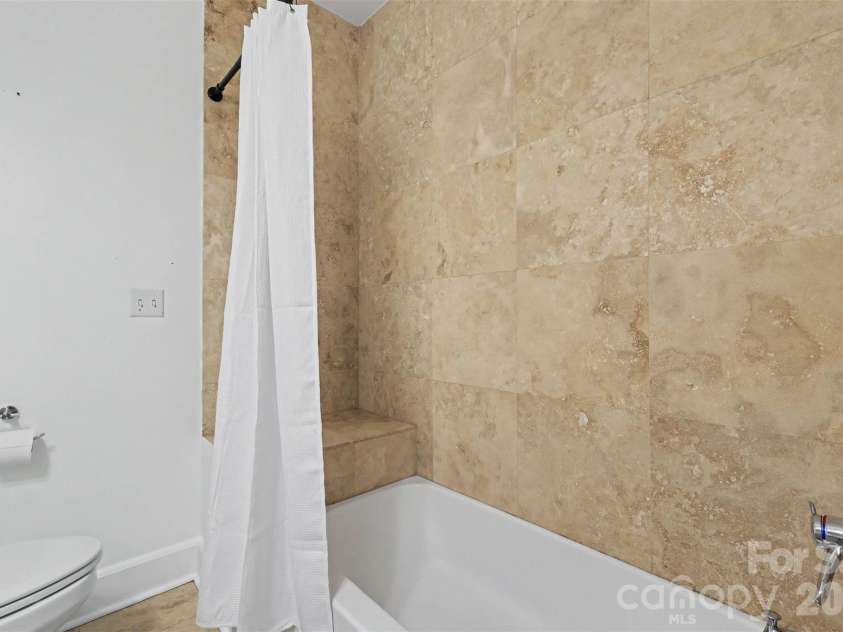 303 Sylvania Avenue, Charlotte, NC 28206.  MLS# CAR4408762, YatesRealty ID 42171. 