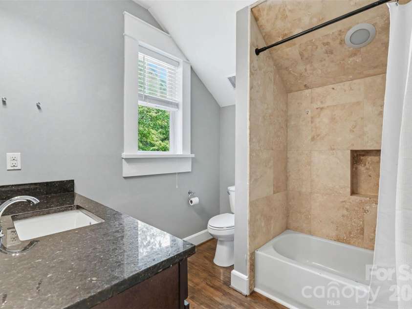 303 Sylvania Avenue, Charlotte, NC 28206.  MLS# CAR4408762, YatesRealty ID 42171. 