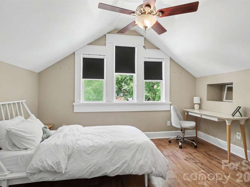 303 Sylvania Avenue, Charlotte, NC 28206.  MLS# CAR4408762, YatesRealty ID 42171. 