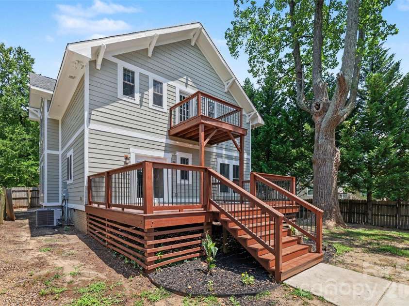 303 Sylvania Avenue, Charlotte, NC 28206.  MLS# CAR4408762, YatesRealty ID 42171. 