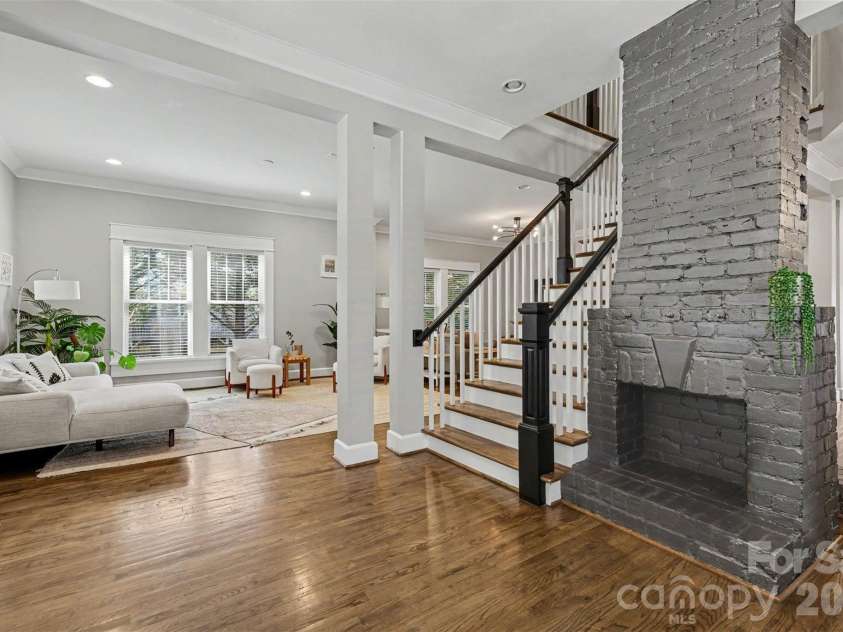 303 Sylvania Avenue, Charlotte, NC 28206.  MLS# CAR4408762, YatesRealty ID 42171. 