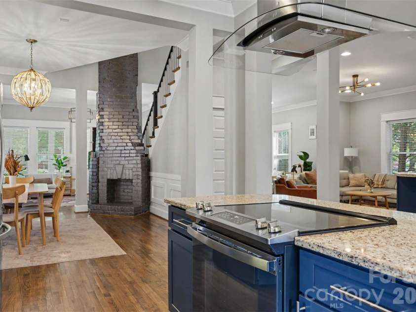 303 Sylvania Avenue, Charlotte, NC 28206.  MLS# CAR4408762, YatesRealty ID 42171. 