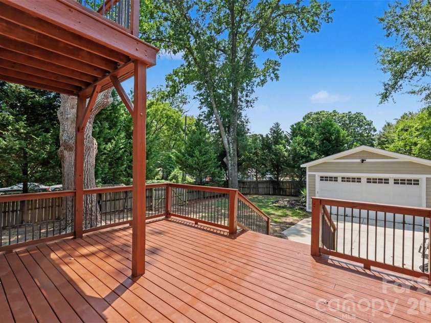 303 Sylvania Avenue, Charlotte, NC 28206.  MLS# CAR4408762, YatesRealty ID 42171. 