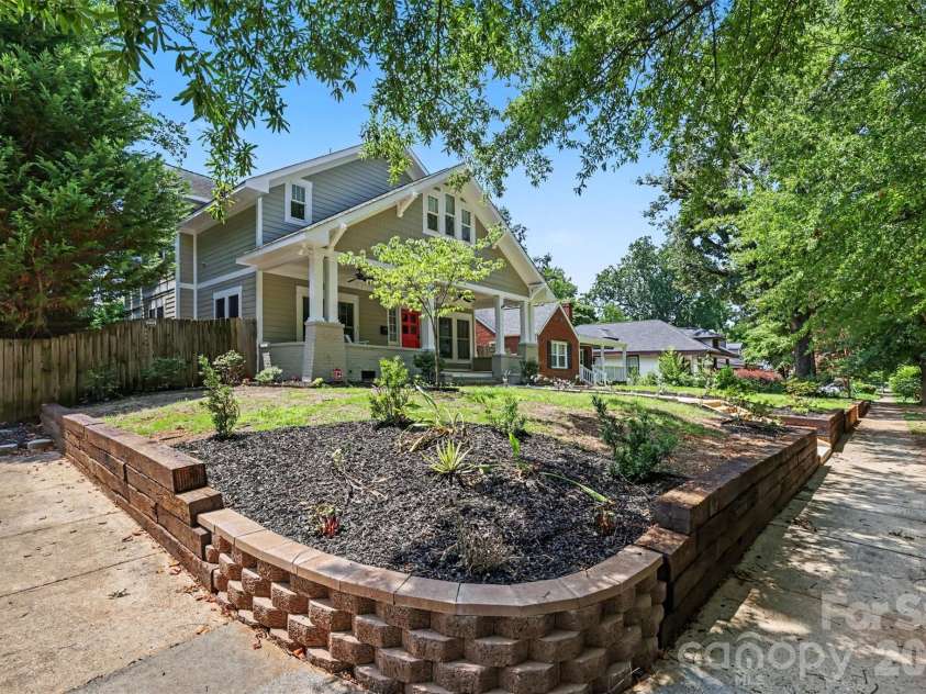 303 Sylvania Avenue, Charlotte, NC 28206.  MLS# CAR4408762, YatesRealty ID 42171. 