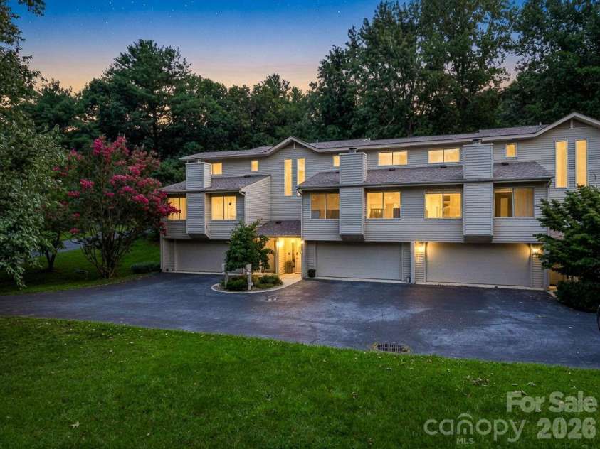 103 Shadowbrook Drive, Asheville, NC 28805.  MLS# CAR4407884, YatesRealty ID 42172. 