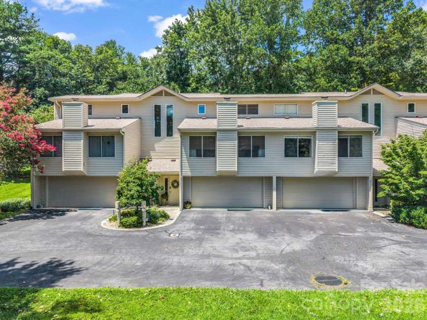 103 Shadowbrook Drive, Asheville, NC 28805.  MLS# CAR4407884, YatesRealty ID 42172. 