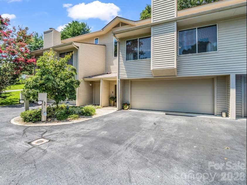 103 Shadowbrook Drive, Asheville, NC 28805.  MLS# CAR4407884, YatesRealty ID 42172. 