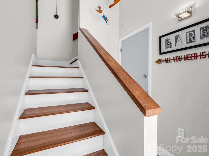 103 Shadowbrook Drive, Asheville, NC 28805.  MLS# CAR4407884, YatesRealty ID 42172. 