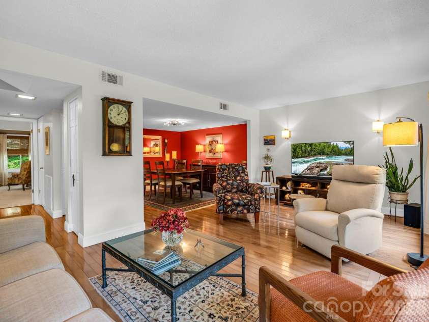 103 Shadowbrook Drive, Asheville, NC 28805.  MLS# CAR4407884, YatesRealty ID 42172. 