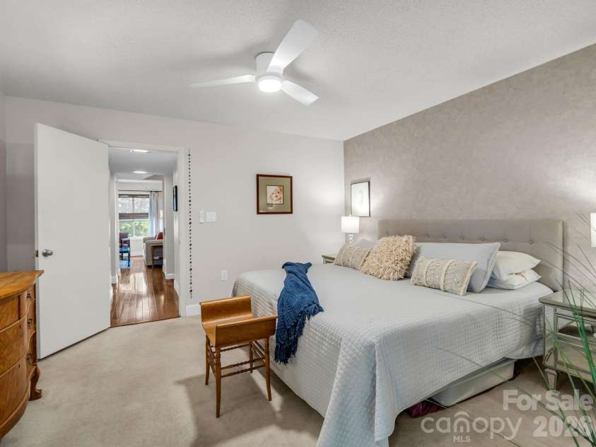 103 Shadowbrook Drive, Asheville, NC 28805.  MLS# CAR4407884, YatesRealty ID 42172. 