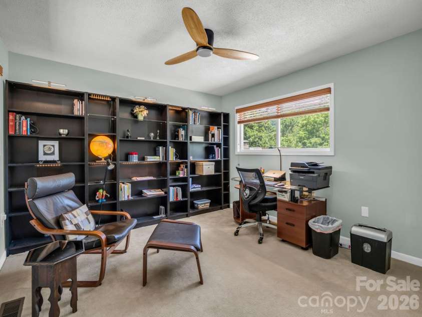 103 Shadowbrook Drive, Asheville, NC 28805.  MLS# CAR4407884, YatesRealty ID 42172. 