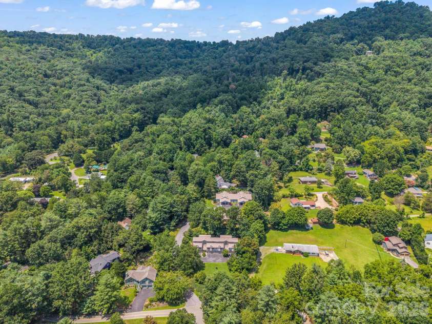 103 Shadowbrook Drive, Asheville, NC 28805.  MLS# CAR4407884, YatesRealty ID 42172. 