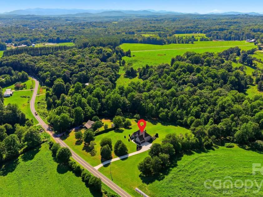 8040 Young Road, Hickory, NC 28602.  MLS# CAR4410326, YatesRealty ID 42175. 