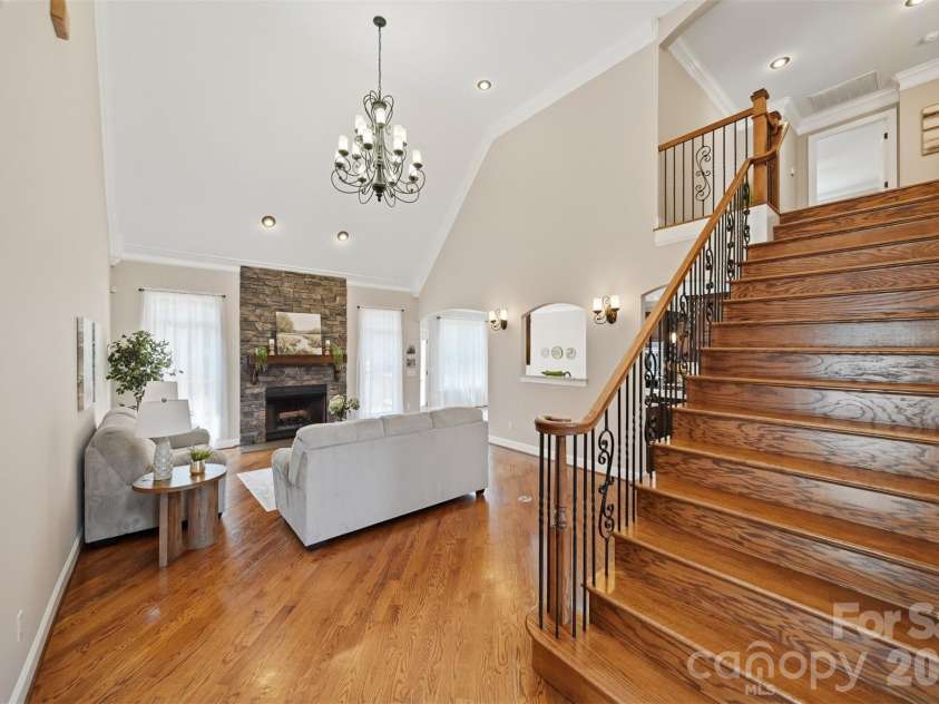 8040 Young Road, Hickory, NC 28602.  MLS# CAR4410326, YatesRealty ID 42175. 