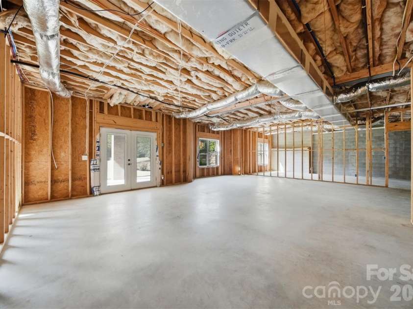 8040 Young Road, Hickory, NC 28602.  MLS# CAR4410326, YatesRealty ID 42175. 