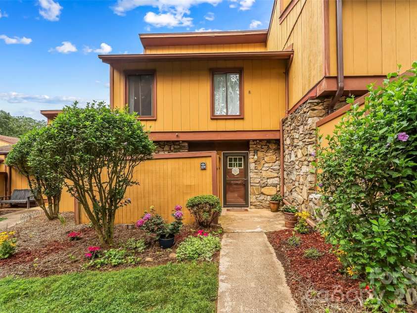 119 Colony Drive, Arden, NC 28704.  MLS# CAR4408014, YatesRealty ID 42177. 