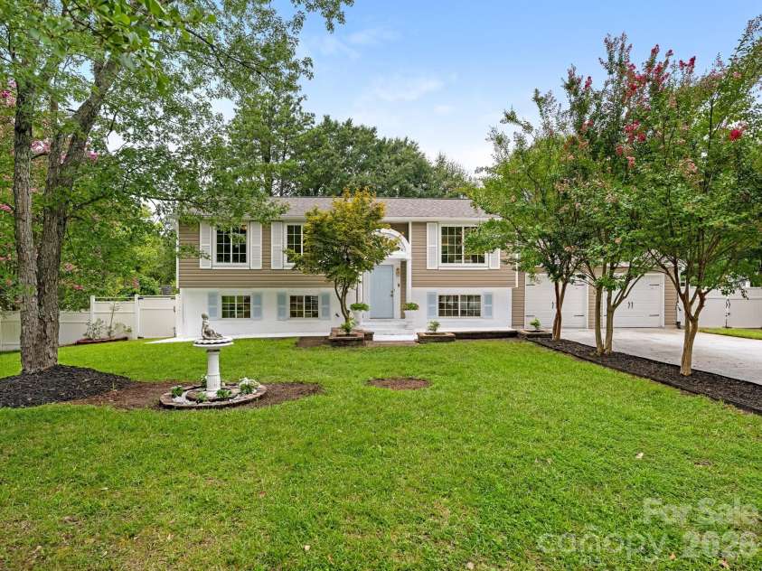 5808 Ryder Avenue, Charlotte, NC 28226.  MLS# CAR4411559, YatesRealty ID 42178. 