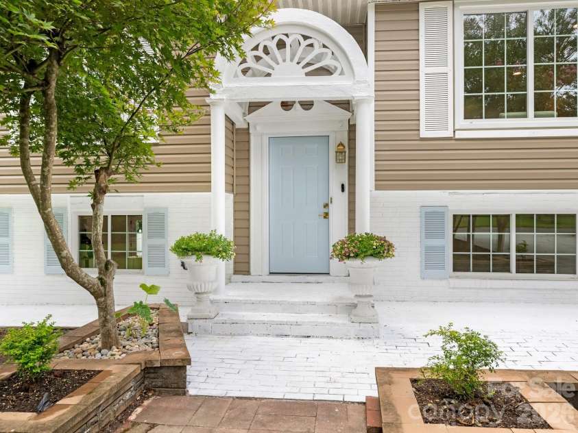 5808 Ryder Avenue, Charlotte, NC 28226.  MLS# CAR4411559, YatesRealty ID 42178. 