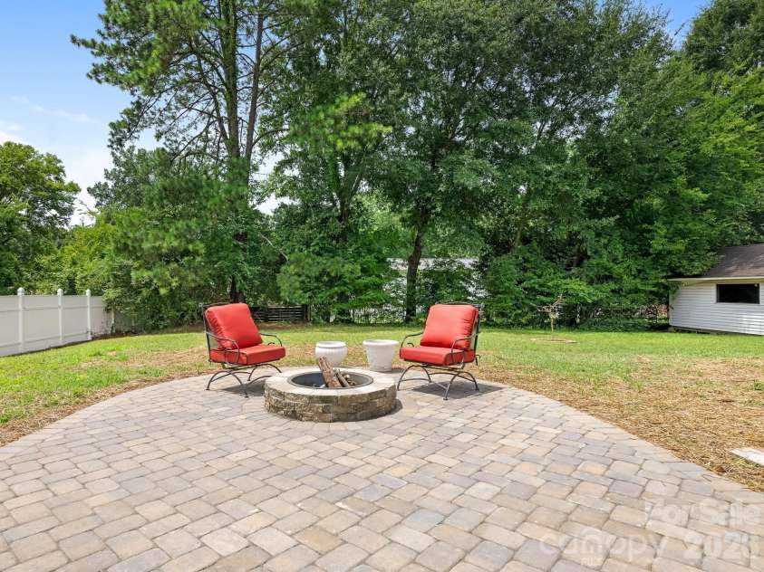 5808 Ryder Avenue, Charlotte, NC 28226.  MLS# CAR4411559, YatesRealty ID 42178. 