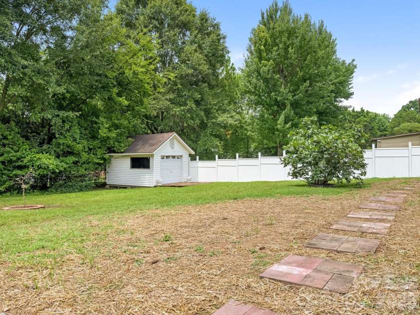 5808 Ryder Avenue, Charlotte, NC 28226.  MLS# CAR4411559, YatesRealty ID 42178. 