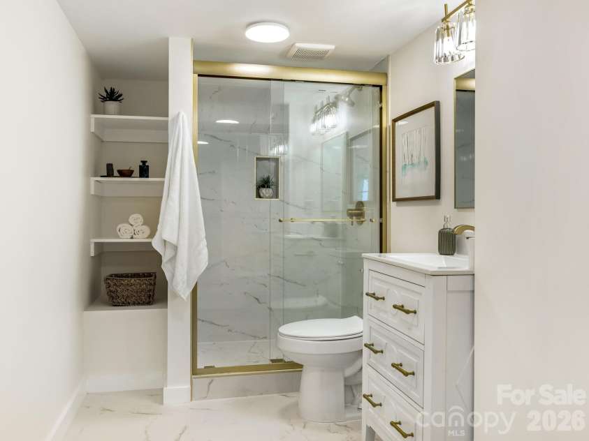 5808 Ryder Avenue, Charlotte, NC 28226.  MLS# CAR4411559, YatesRealty ID 42178. Lower level BA