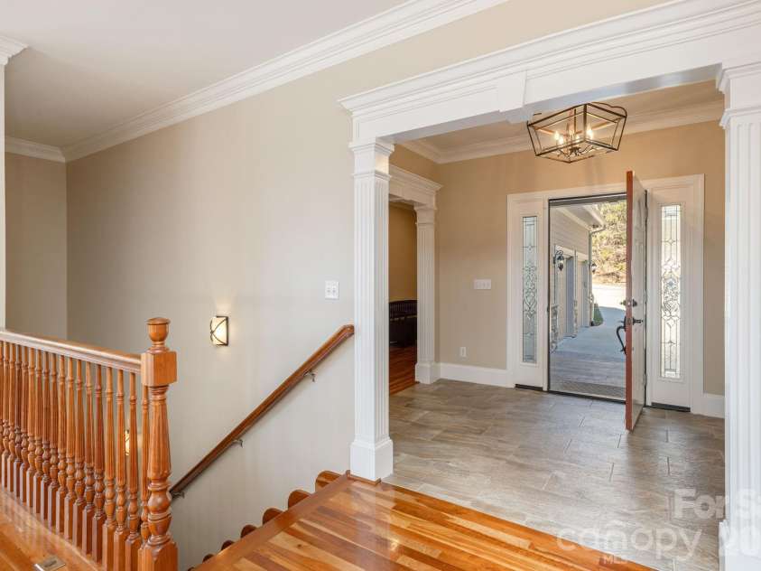 16 WINTERBERRY Drive, Hendersonville, NC 28739.  MLS# CAR4343974, YatesRealty ID 4218. 