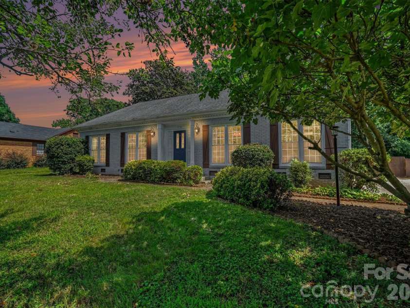 5734 Faulconbridge Road, Charlotte, NC 28227.  MLS# CAR4411161, YatesRealty ID 42181. 