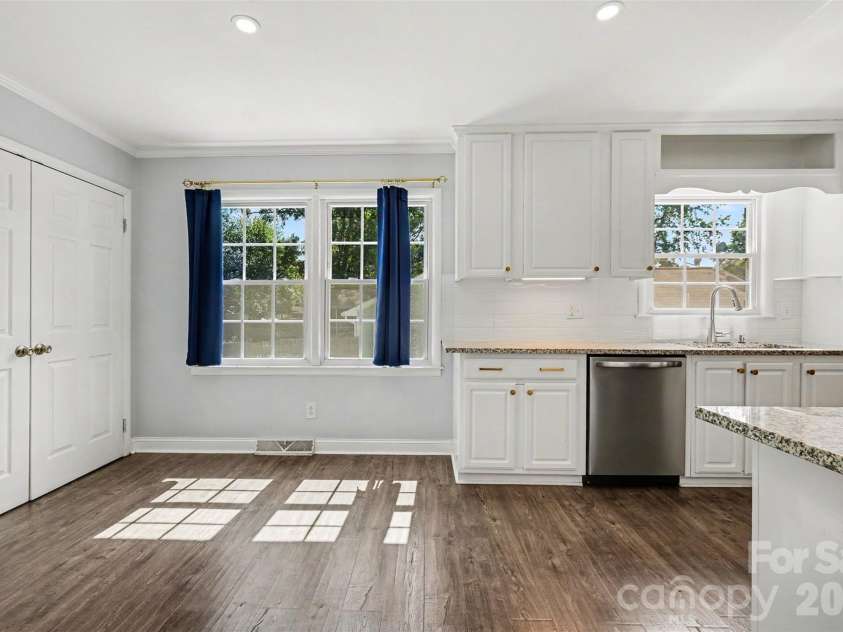5734 Faulconbridge Road, Charlotte, NC 28227.  MLS# CAR4411161, YatesRealty ID 42181. 