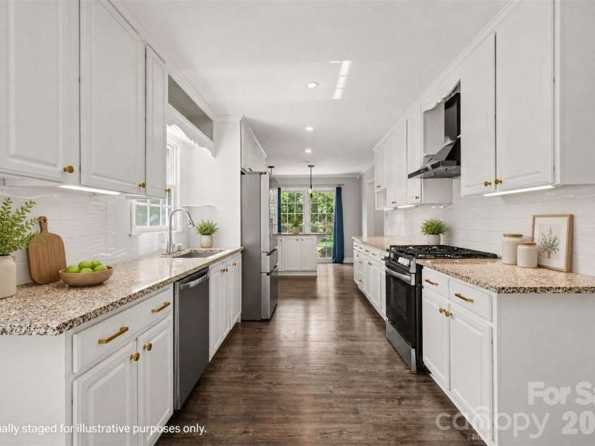 5734 Faulconbridge Road, Charlotte, NC 28227.  MLS# CAR4411161, YatesRealty ID 42181. 